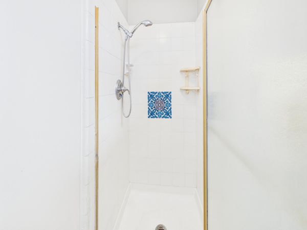 5375 Vista Real Cypress CA - 031 - Master Bath 4