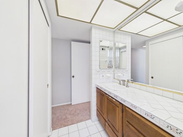 5375 Vista Real Cypress CA - 032 - Master Bath 5