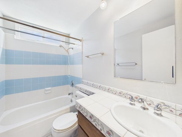 5375 Vista Real Cypress CA - 041 - Bathroom 2-2
