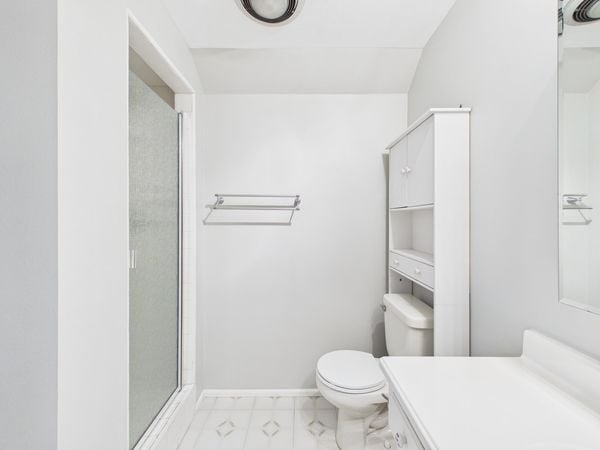 5375 Vista Real Cypress CA - 048 - Bathroom 3-3
