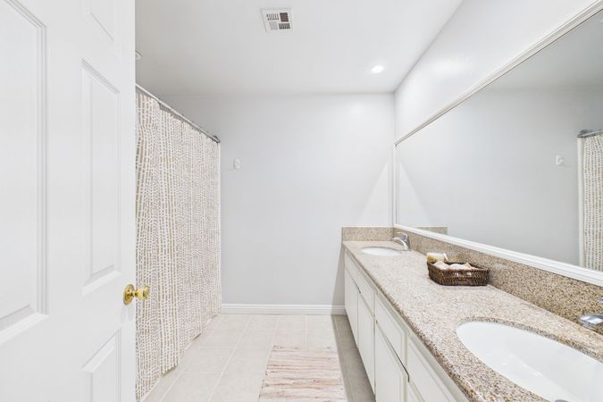 5375 Walker St Cypress CA - 029 - Bathroom 3-1