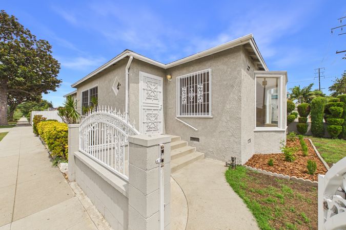 741 W Hill St Long Beach CA - 005 - Front 5
