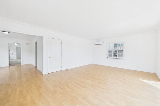 741 W Hill St Long Beach CA - 008 - Living Room 2