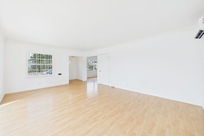 741 W Hill St Long Beach CA - 009 - Living Room 3
