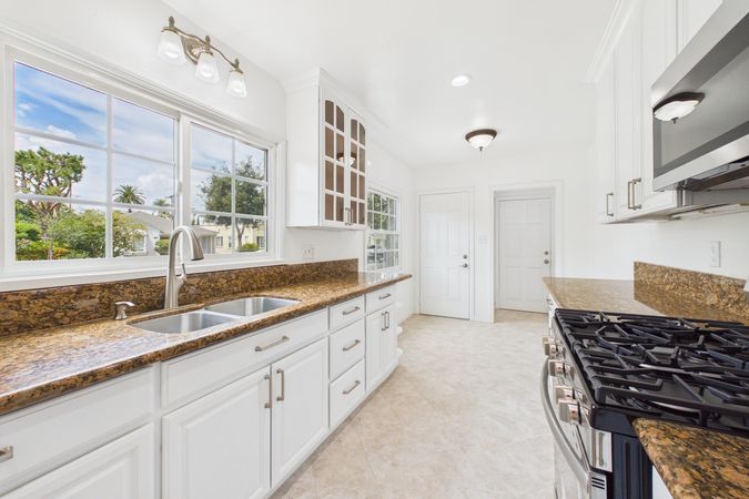 741 W Hill St Long Beach CA - 013 - Kitchen 1