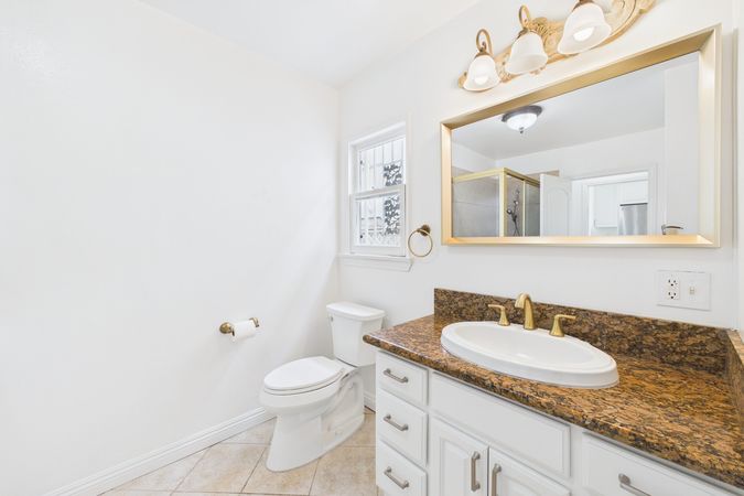 741 W Hill St Long Beach CA - 022 - Master Bathroom 1