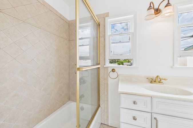 741 W Hill St Long Beach CA - 030 - Bathroom 2-1
