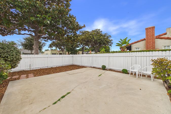 741 W Hill St Long Beach CA - 033 - Backyard 3