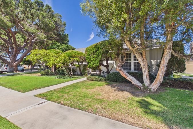 1902 Lees Ave Long Beach CA - 002 - Front 4