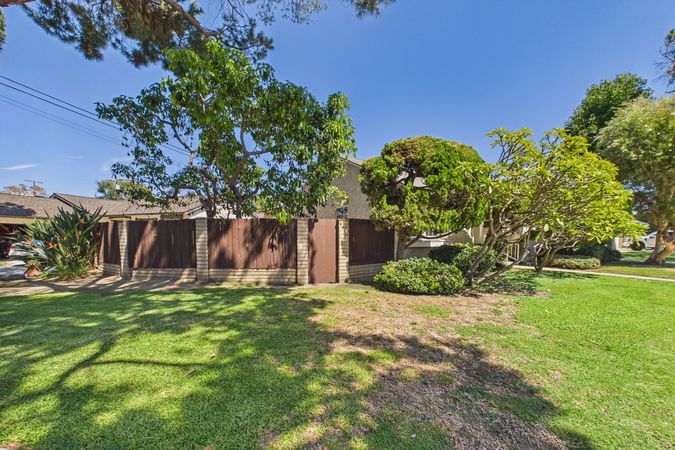 1902 Lees Ave Long Beach CA - 004 - Front 7
