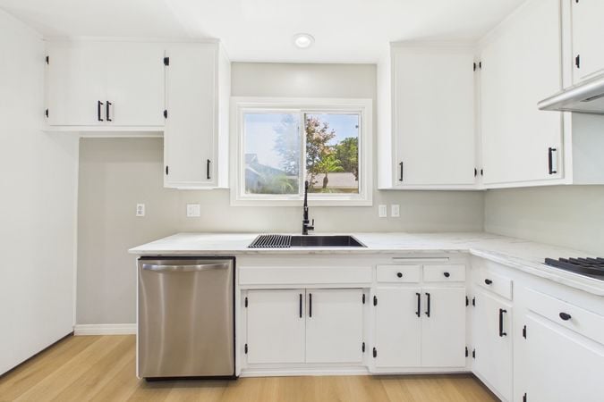 1902 Lees Ave Long Beach CA - 012 - Kitchen 4
