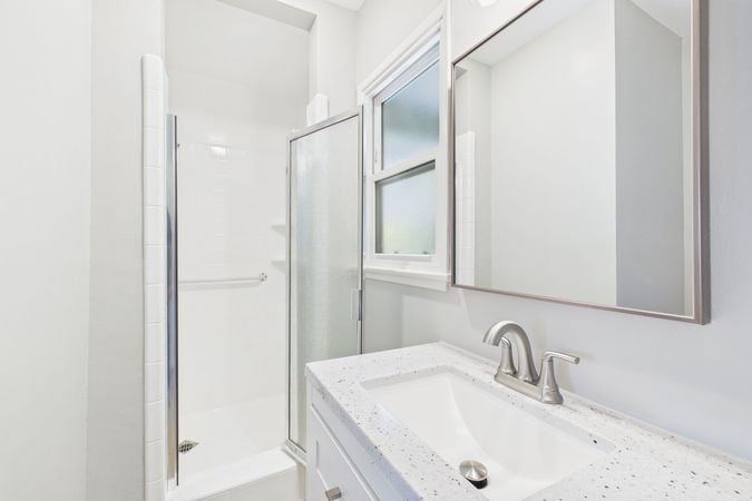 1902 Lees Ave Long Beach CA - 021 - Master Bathroom 2
