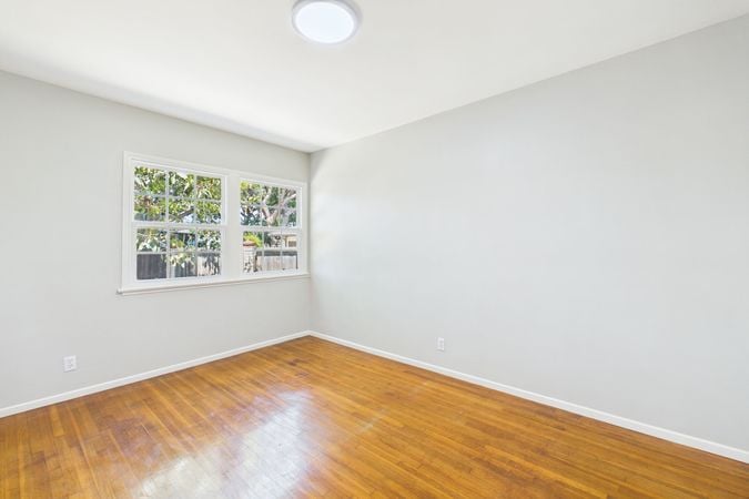 1902 Lees Ave Long Beach CA - 022 - Bedroom 2-1