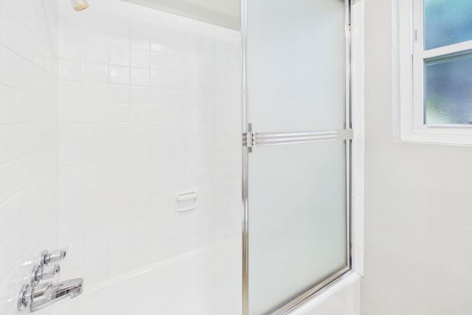 1902 Lees Ave Long Beach CA - 027 - Bathroom 2-2