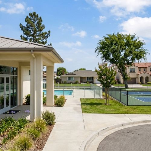 Finding 55+ and Retirement Communities in Cypress, CA
