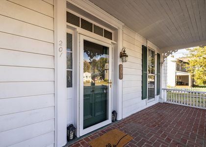 09-201 S Main St-Front Porch2-8