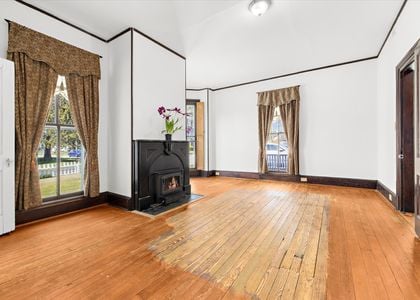 17-201 S Main St-Family Room3-16