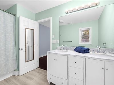 18-JMRealEstatePhotos.com_29321 Greenfield Ave-28