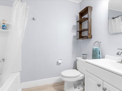 25-JMRealEstatePhotos.com_29321 Greenfield Ave-35