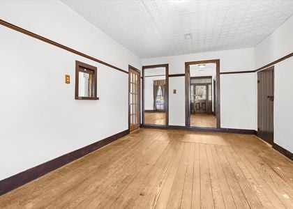 30-201 S Main St-Dining Room_Office2-29