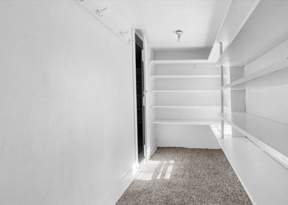 32-201 S Main St-Pantry-31