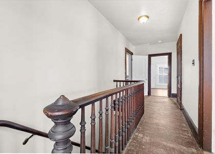 34-201 S Main St-Upstairs-33