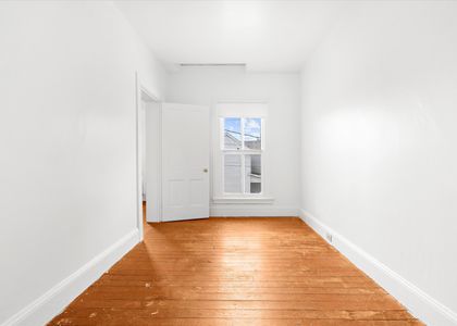 40-201 S Main St-PrimaryRoom-39