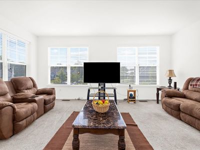 09-JMRealEstatePhotos.com_331 Ashby Commons-9