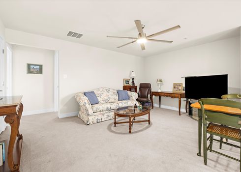 29-JMRealEstatePhotos.com_29116 Superior-28