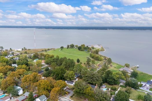 18-Jmrealestatephotos.com_1201 Hambrooks Blvd_21