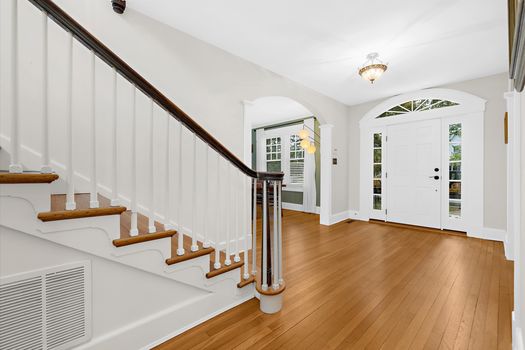 24-18-Foyer-Jmrealestatephotos.com_1201 Hambrooks Blvd_48