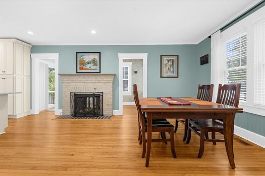 31-24-Dining Room-Jmrealestatephotos.com_1201 Hambrooks Blvd_37
