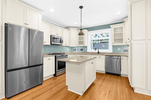 36-29-Kitchen-Jmrealestatephotos.com_1201 Hambrooks Blvd_41