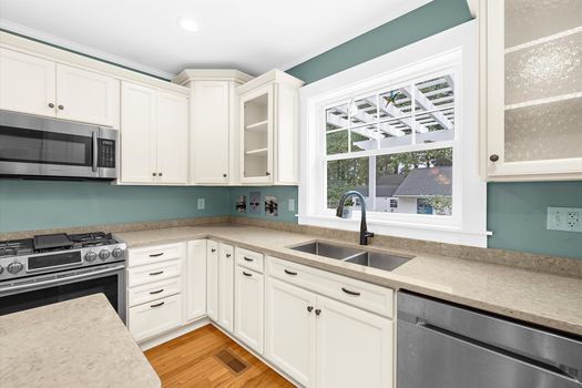 37-30-Kitchen-Jmrealestatephotos.com_1201 Hambrooks Blvd_42