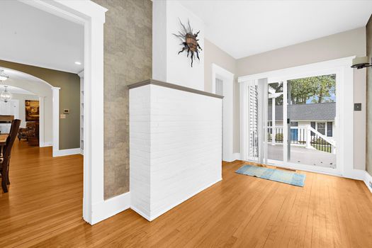 39-32-Reading Nook-Jmrealestatephotos.com_1201 Hambrooks Blvd_44