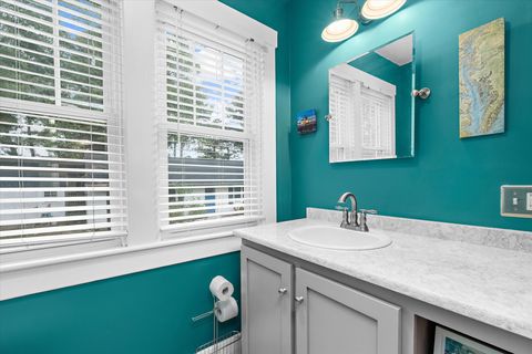 45-38-Half Bath-Jmrealestatephotos.com_1201 Hambrooks Blvd_50