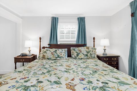 48-41-Primary Bedroom-Jmrealestatephotos.com_1201 Hambrooks Blvd_62