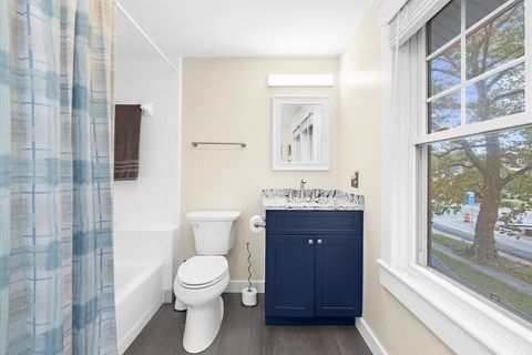 53-46-Primary Bedroom-Jmrealestatephotos.com_1201 Hambrooks Blvd_69