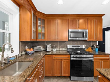 33-6889 Travelers Rest Cir - 33