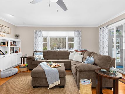 37-6889 Travelers Rest Cir - 37