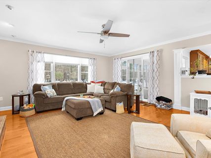 38-6889 Travelers Rest Cir - 38