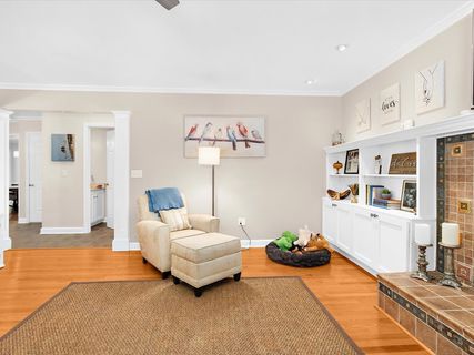 39-6889 Travelers Rest Cir - 39