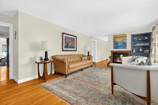 07-07 Living Room_709 Elwood Ave-6