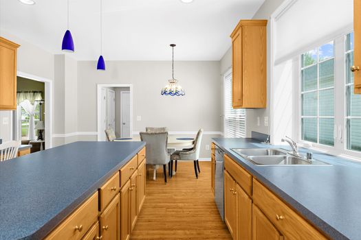 14-14 - Kitchen with Island