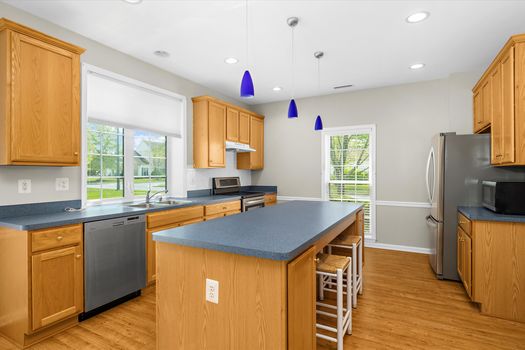 15-15 - Kitchen with Island