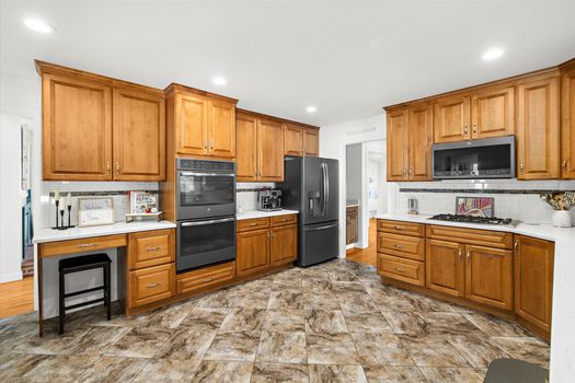 16-16 Kitchen_709 Elwood Ave-17