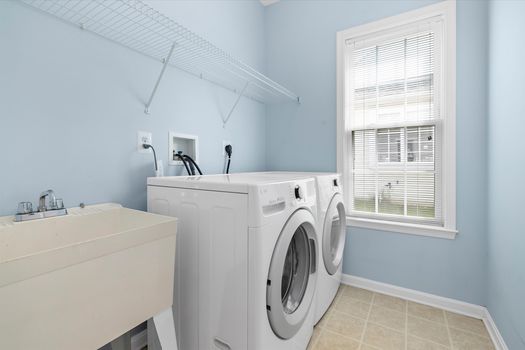 21-21 - Laundry Room