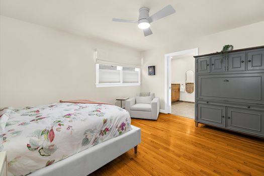 25-25 Primary Bedroom_709 Elwood Ave-31