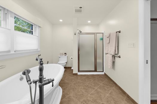 30-30 Primary Bathroom_709 Elwood Ave-35