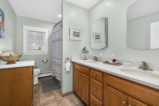 37-37 Full Bathroom_709 Elwood Ave-26